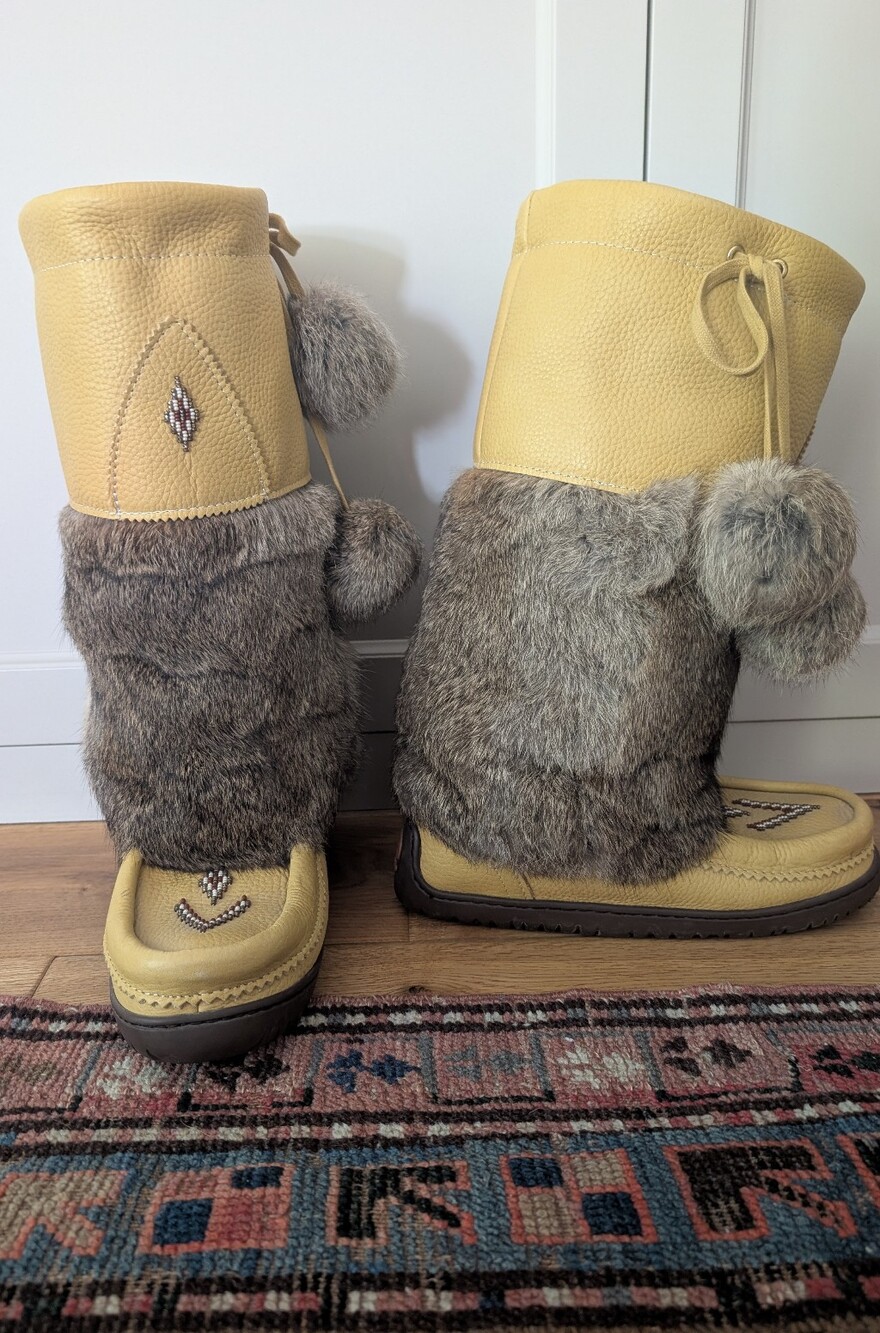 Manitobah Spirit Mukluks Boots Fur Size 7